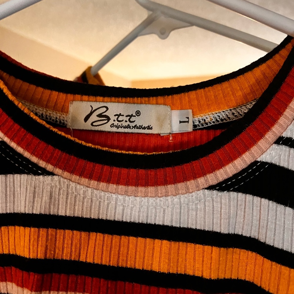 Striped Ribbed Crop Top - Picture 3 of 3